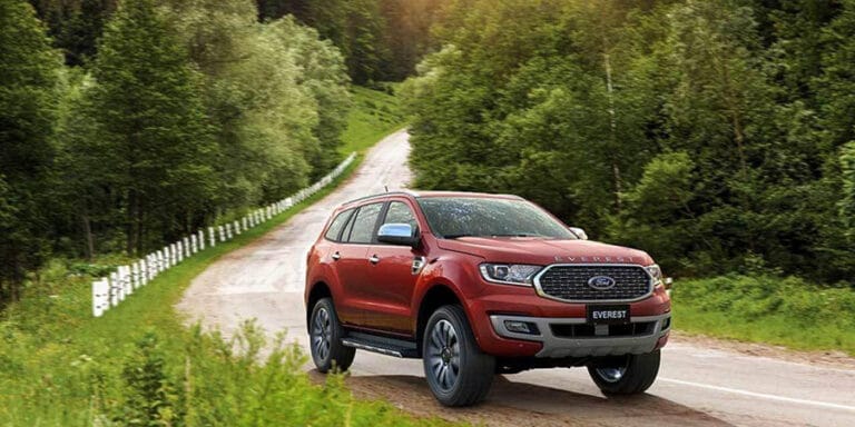 Ford Everest bùng nổ doanh số, bán gần nghìn xe trong một tháng