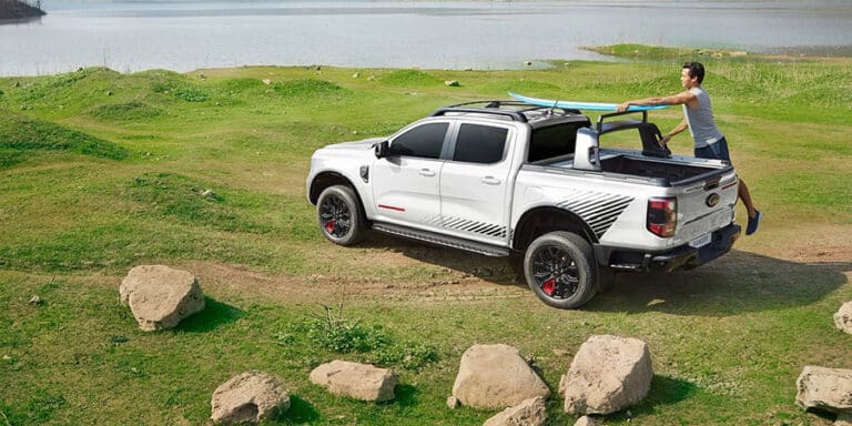 Ford Everest Platinum và Ford Ranger Stormtrak nâng tầm trải nghiệm khách hàng thế hệ mới